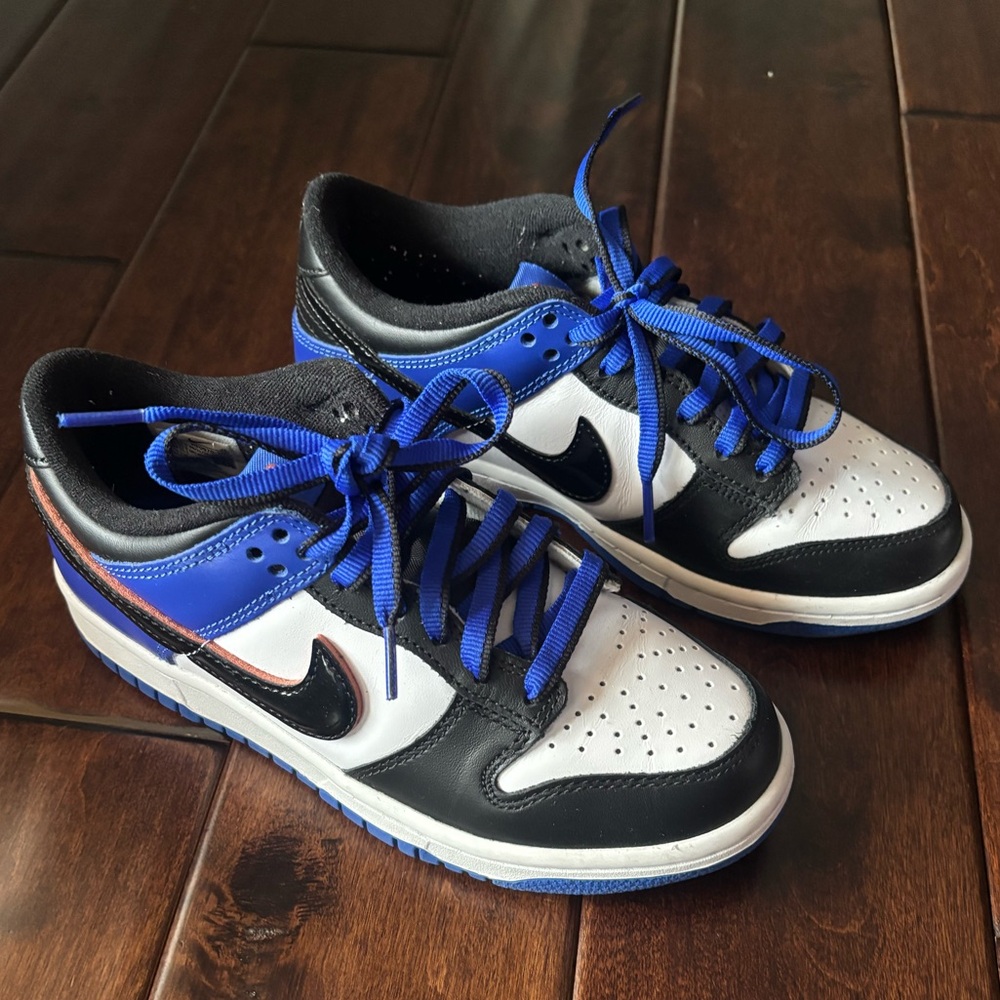 Nike Kids’ Dunk Low Basketball Sneaker - LIKE NEW excellent condition